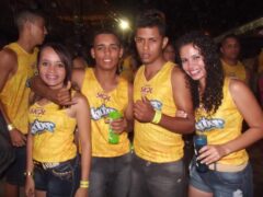 Oktober 10 Anos